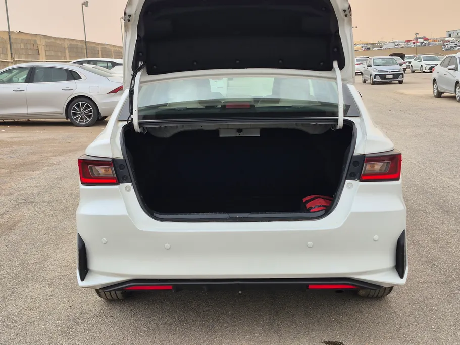 2024 Toyota Yaris  Y 