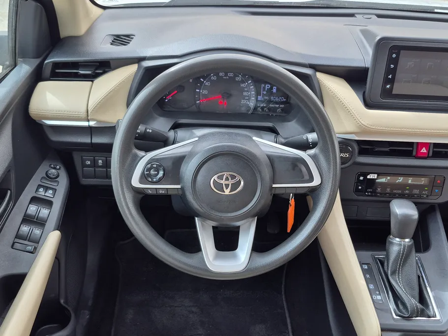 2024 Toyota Yaris  Y 