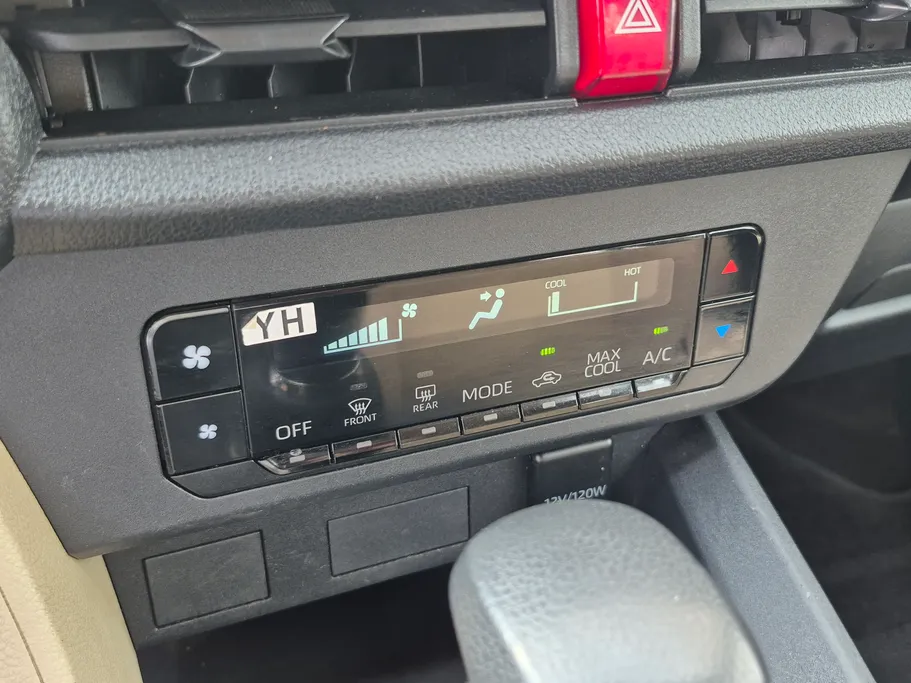 2024 Toyota Yaris  Y 