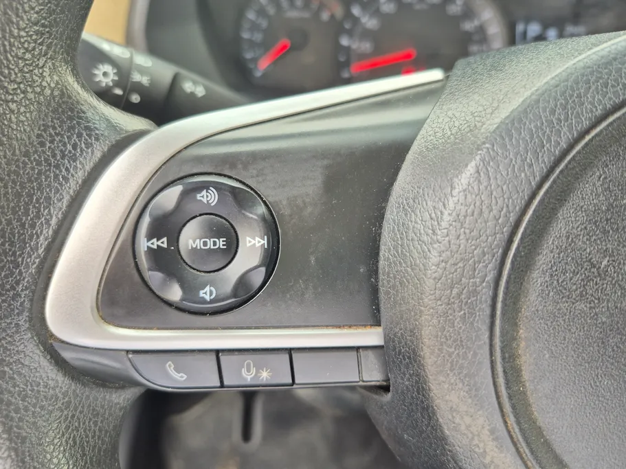 2024 Toyota Yaris  Y 