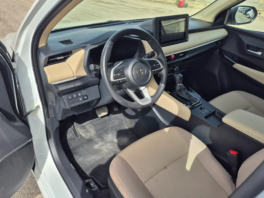 2023 Toyota Yaris  YX 