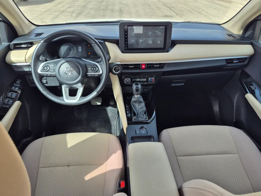 2023 Toyota Yaris  YX 