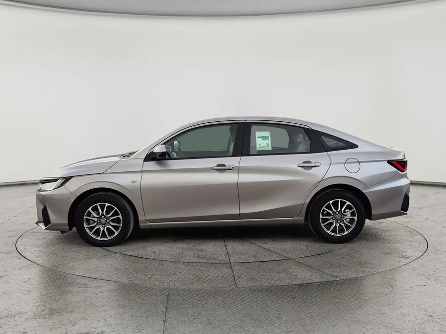2024 Toyota Yaris  Y 