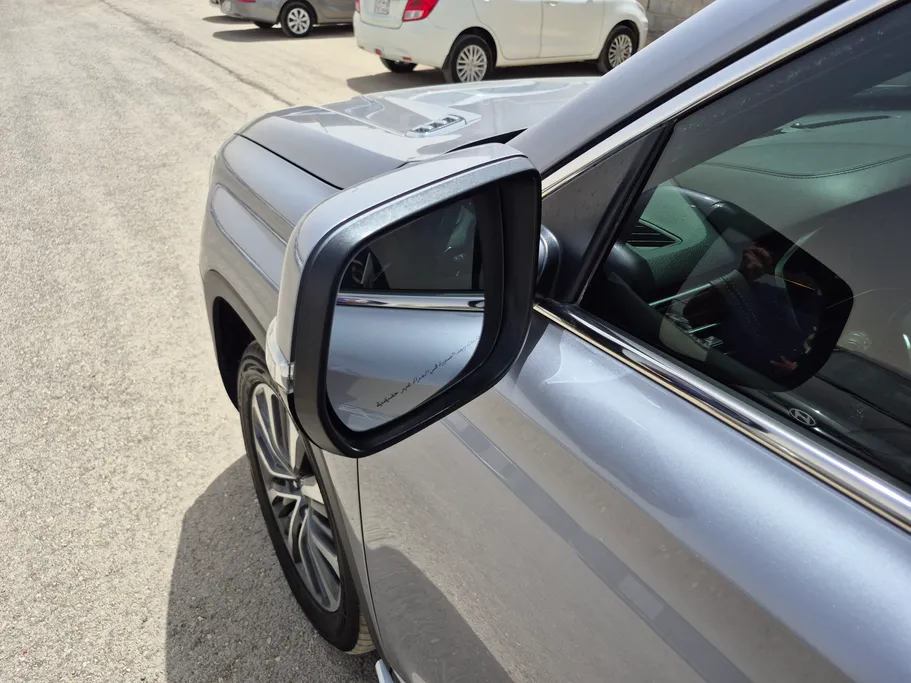 ام جي RX8 LUX 2022 