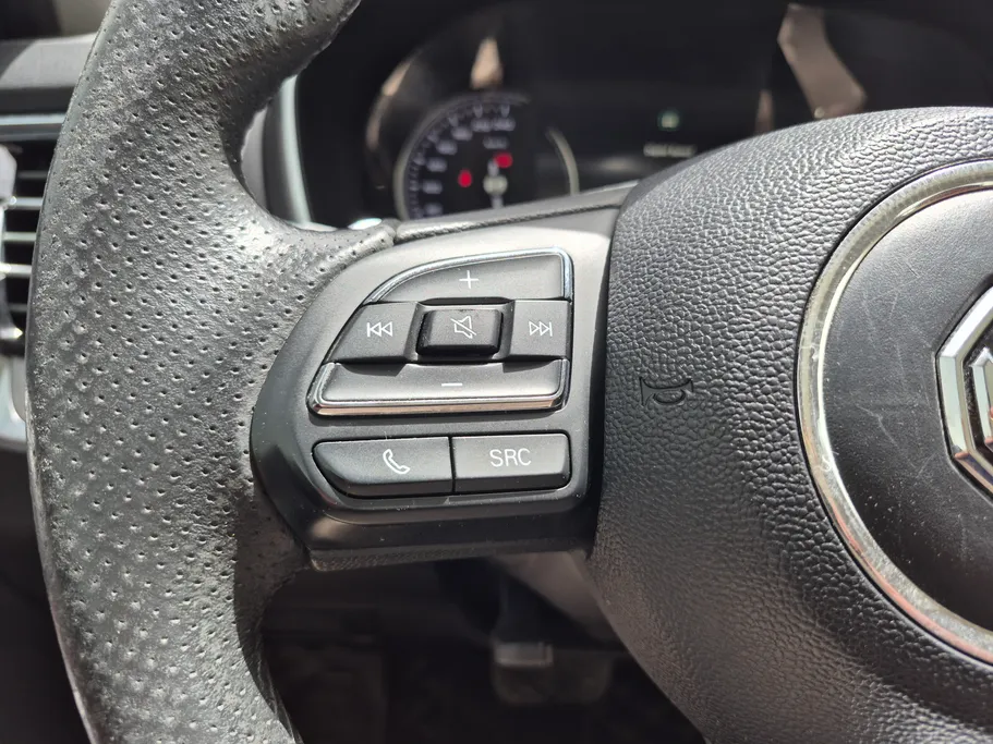 ام جي RX8 LUX 2022 