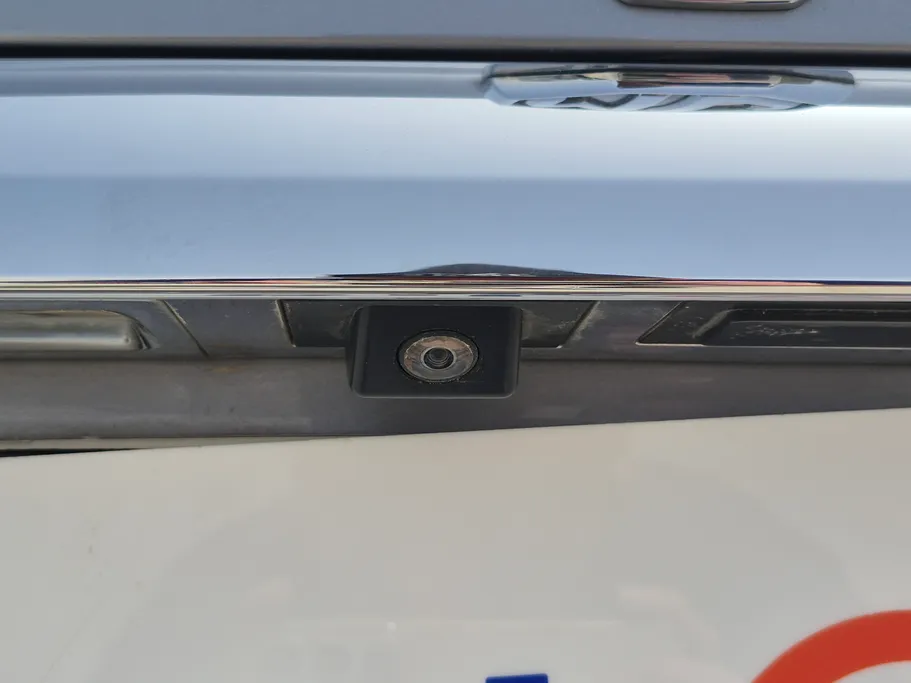 ام جي RX8 LUX 2022 