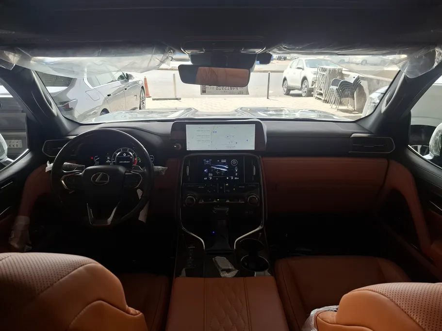 لكزس LX 600 VIP w/Black Pkg  2023 