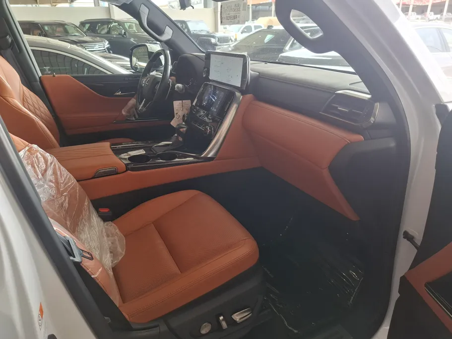 لكزس LX 600 VIP w/Black Pkg  2023 