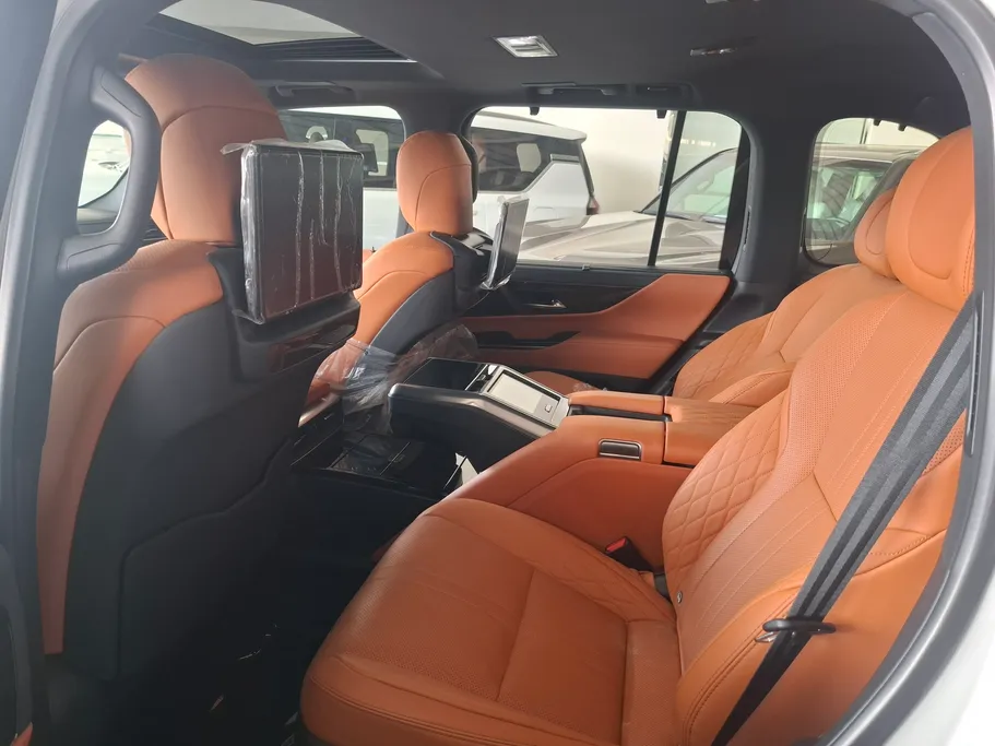 لكزس LX 600 VIP w/Black Pkg  2023 