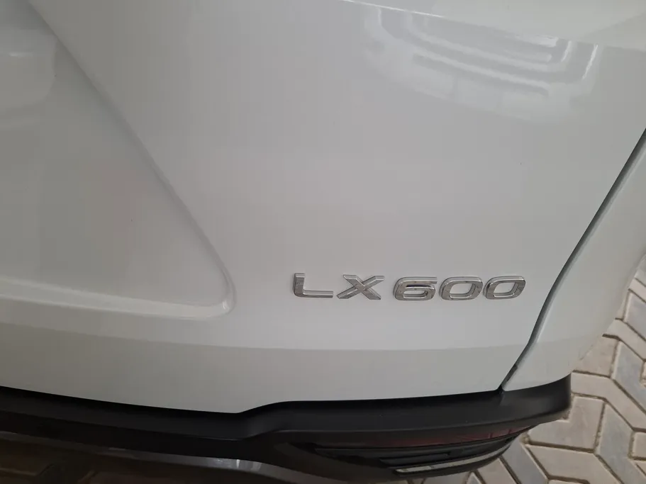 لكزس LX 600 VIP w/Black Pkg  2023 