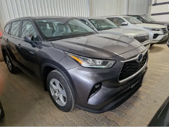 تويوتا هايلاندر LE 2023 