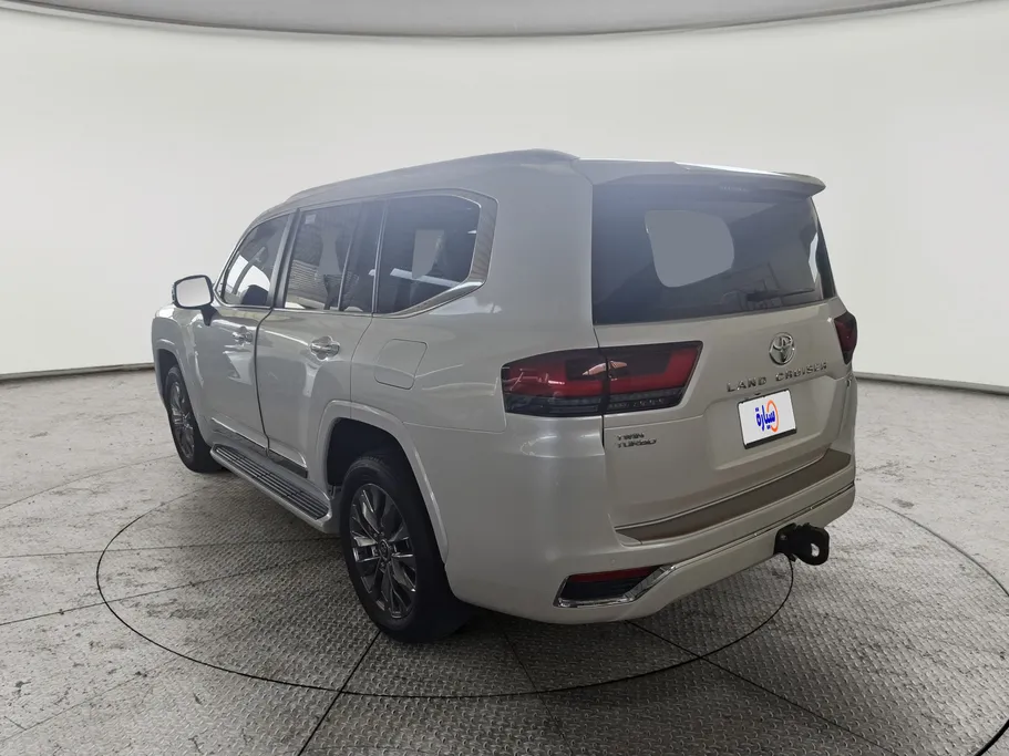 تويوتا لاندكروزر VXR 2023 