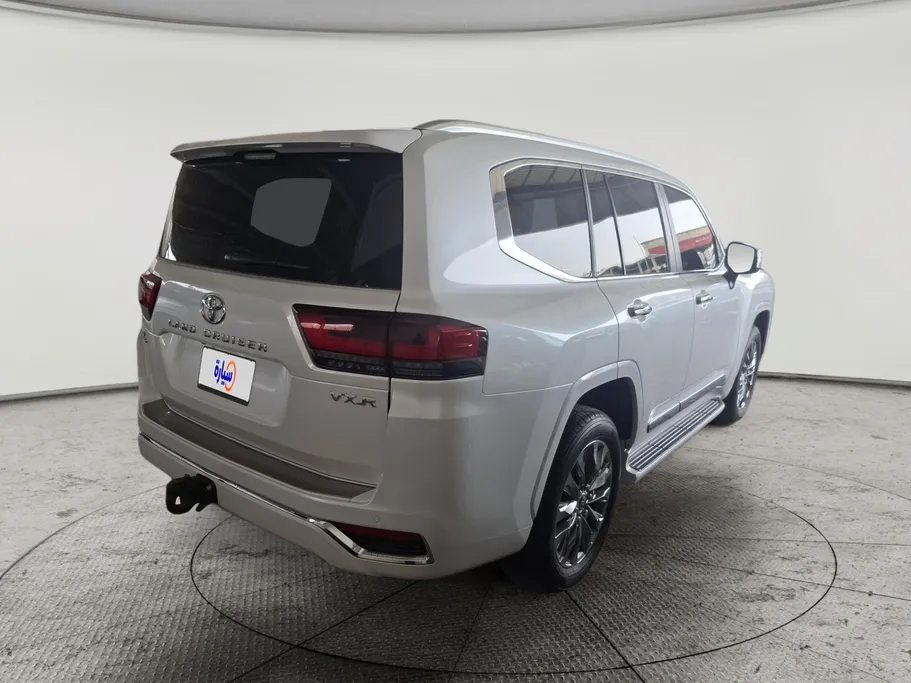 تويوتا لاندكروزر VXR 2023 