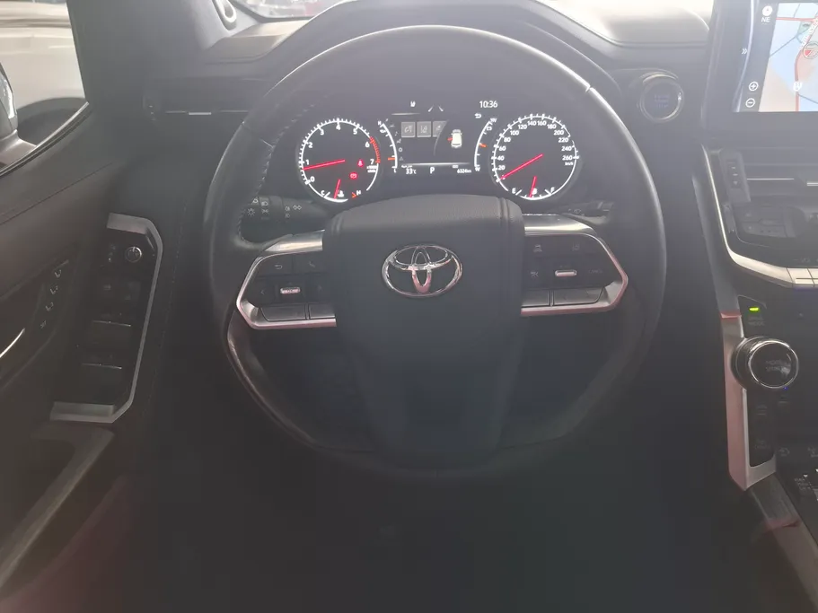 تويوتا لاندكروزر VXR 2023 