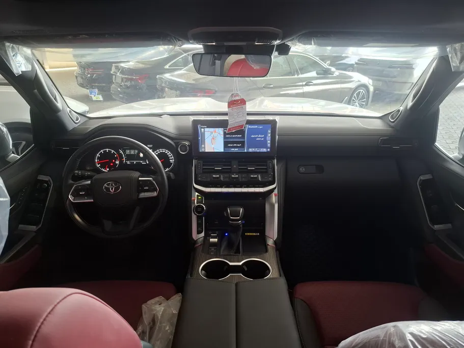 تويوتا لاندكروزر VXR 2023 