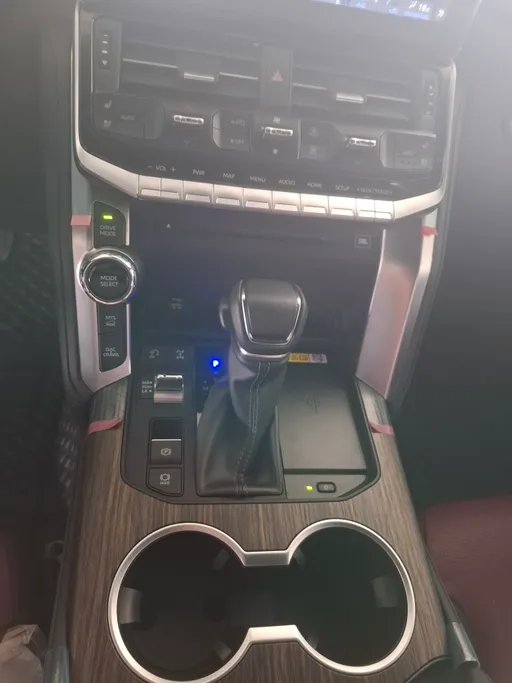 تويوتا لاندكروزر VXR 2023 