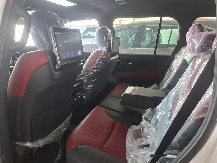تويوتا لاندكروزر VXR 2023 