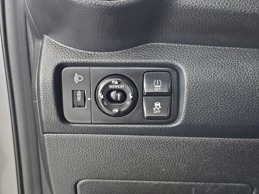 2023 Kia Pegas LX 
