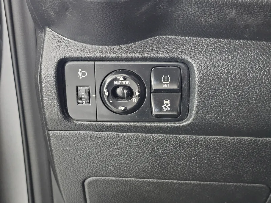 2024 Kia Pegas LX 