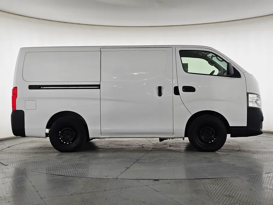 نيسان باص اورفان NV350 2021 