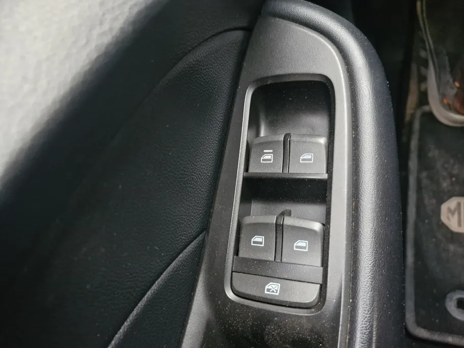 2023 MG 5 STD 