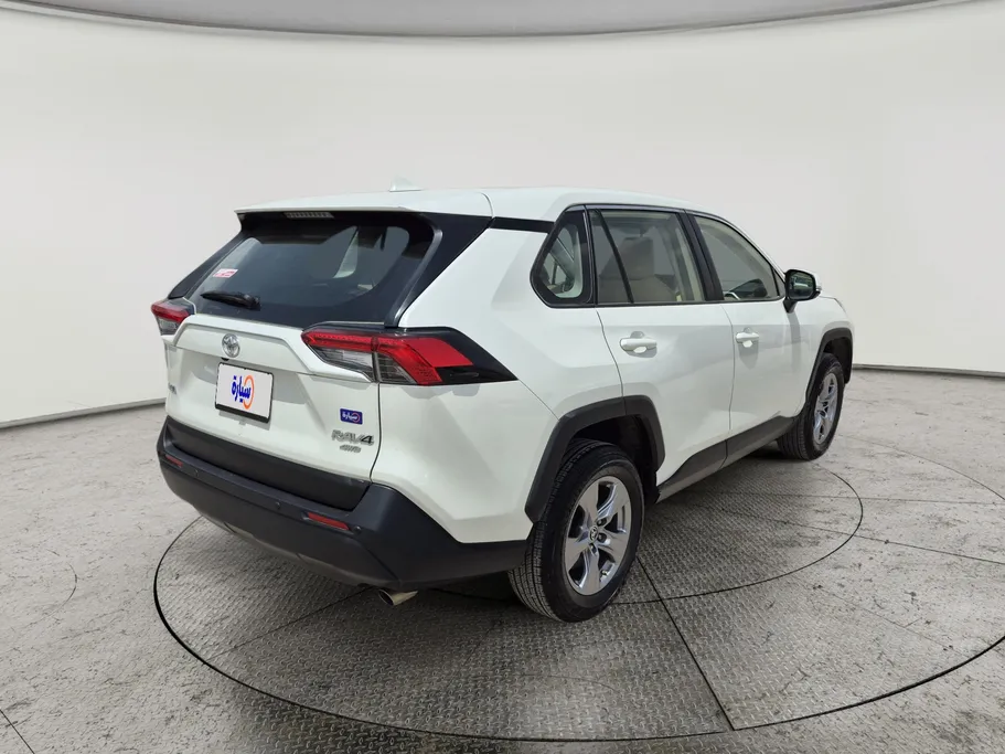 2022 Toyota RAV4 LE 