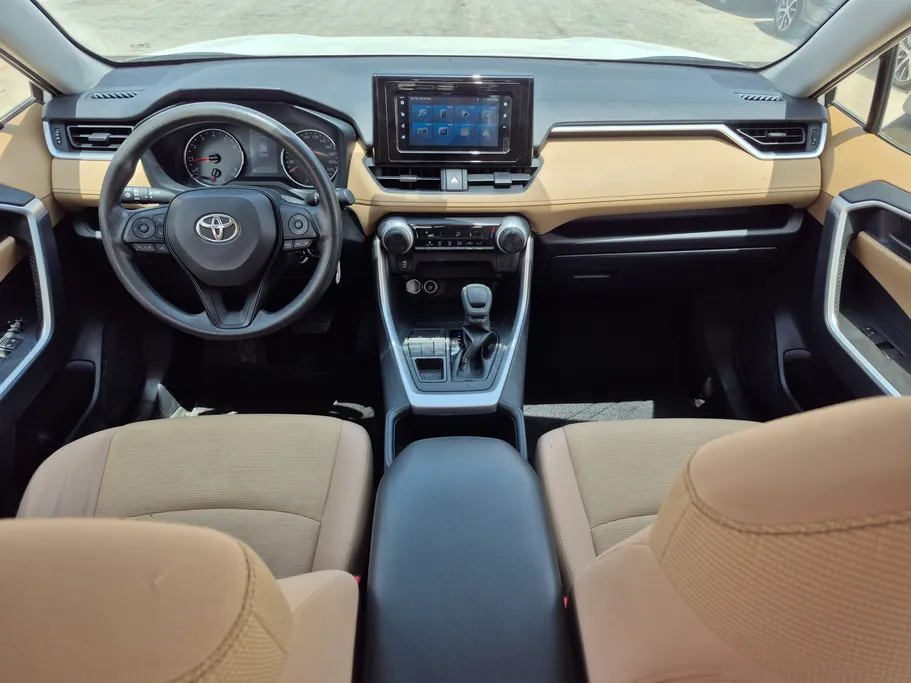 2022 Toyota RAV4 LE 