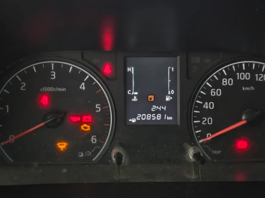 نيسان باص اورفان NV350 2021 