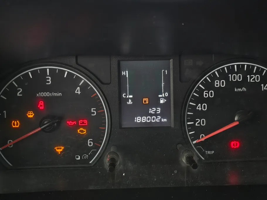 نيسان باص اورفان NV350 2021 