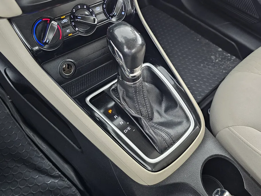 2022 MG 5 STD 