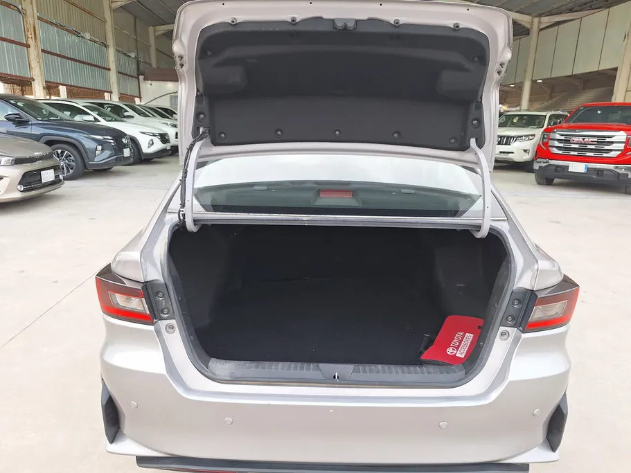 2023 Toyota Yaris  Y 