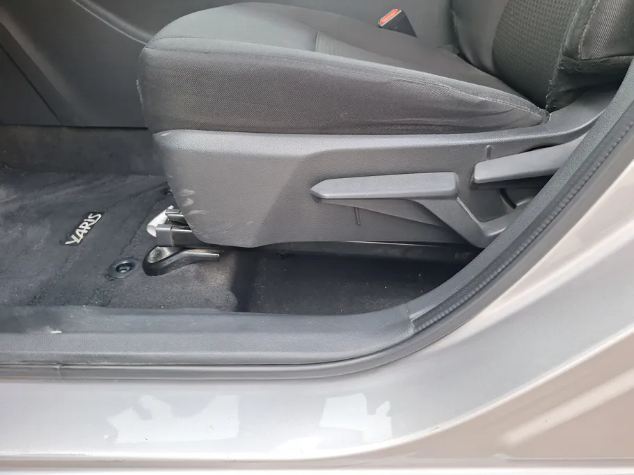 2023 Toyota Yaris  Y 