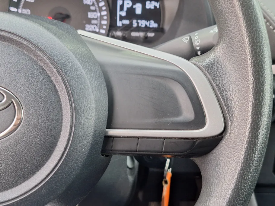 2023 Toyota Yaris  Y 
