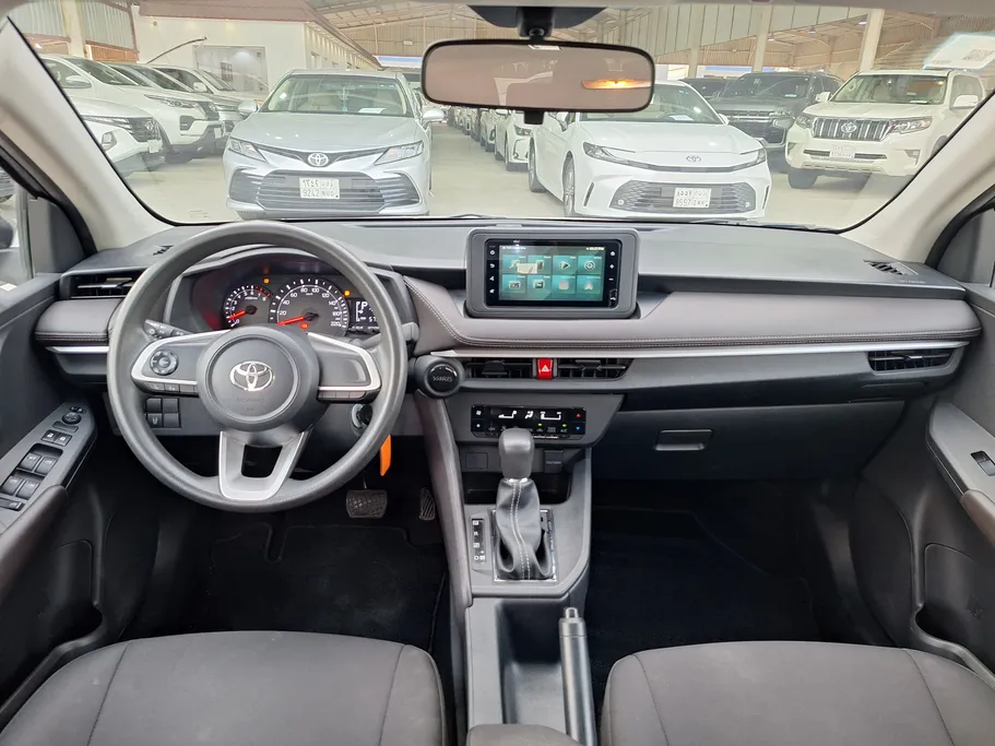 2023 Toyota Yaris  Y 