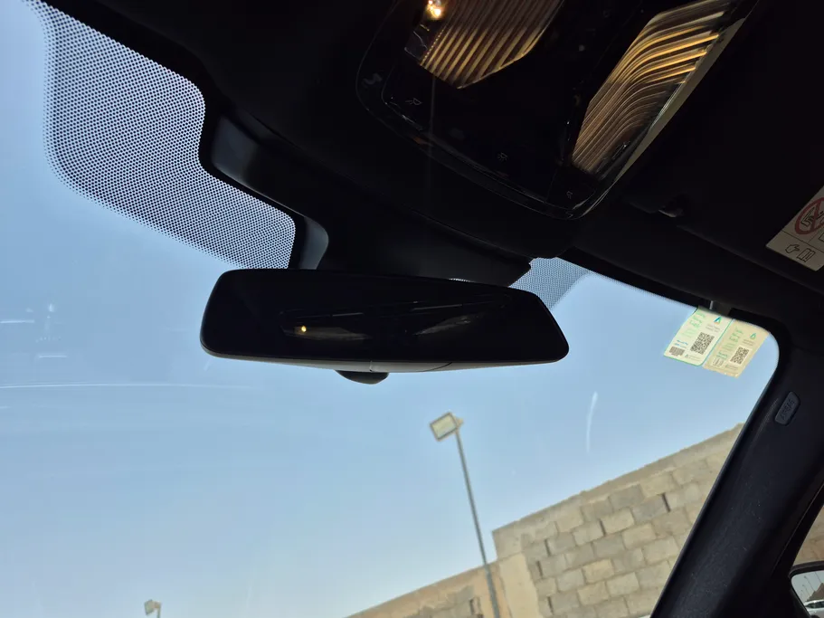 بي ام دبليو الفئة الخامسة 520i 2021 