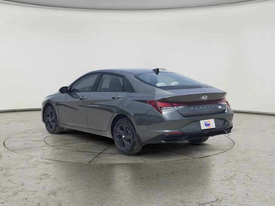 2023 Hyundai Elantra Smart 
