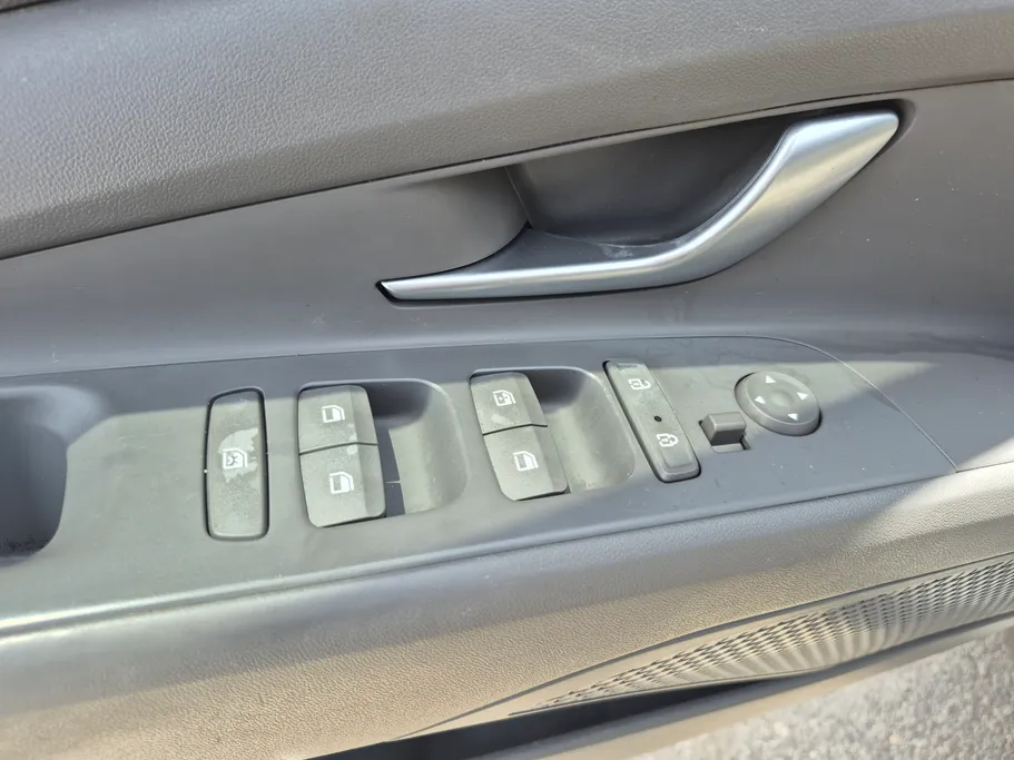 2023 Hyundai Elantra Smart 
