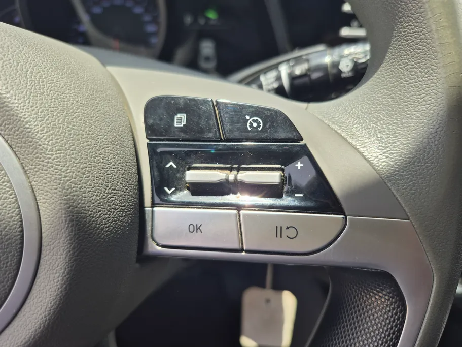 2023 Hyundai Elantra Smart 