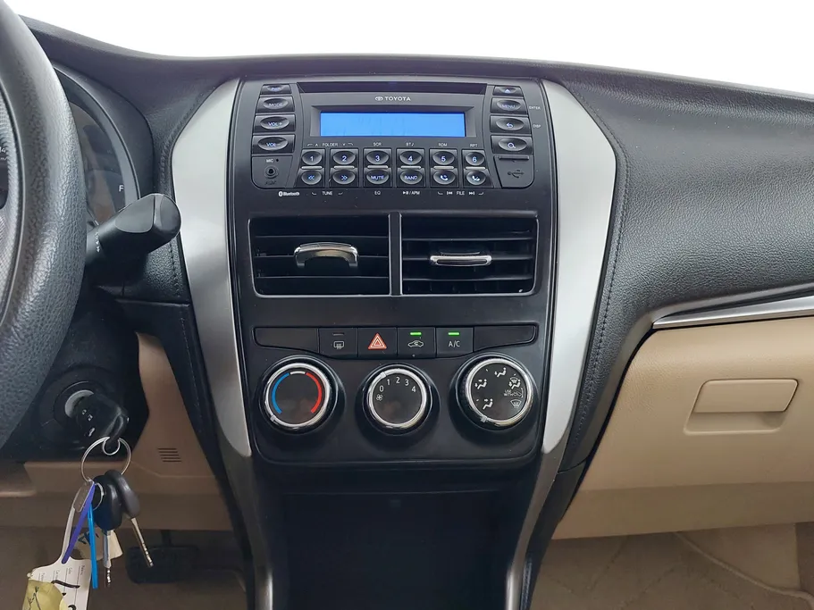 2020 Toyota Yaris  Y 