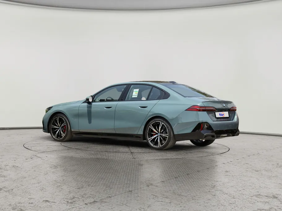 2026 BMW 5 Series 520i M  