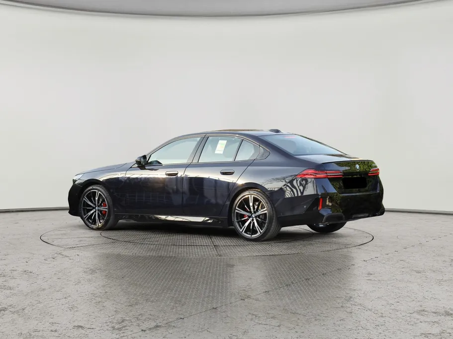 2026 BMW 5 Series 520i M  