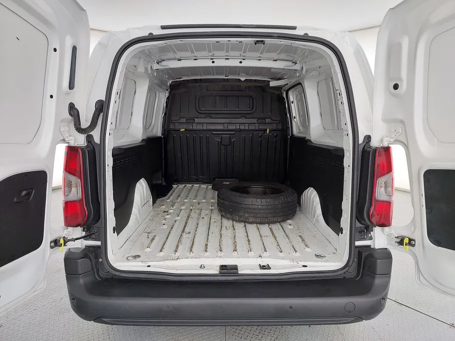 2022 Peugeot Partner Long van 