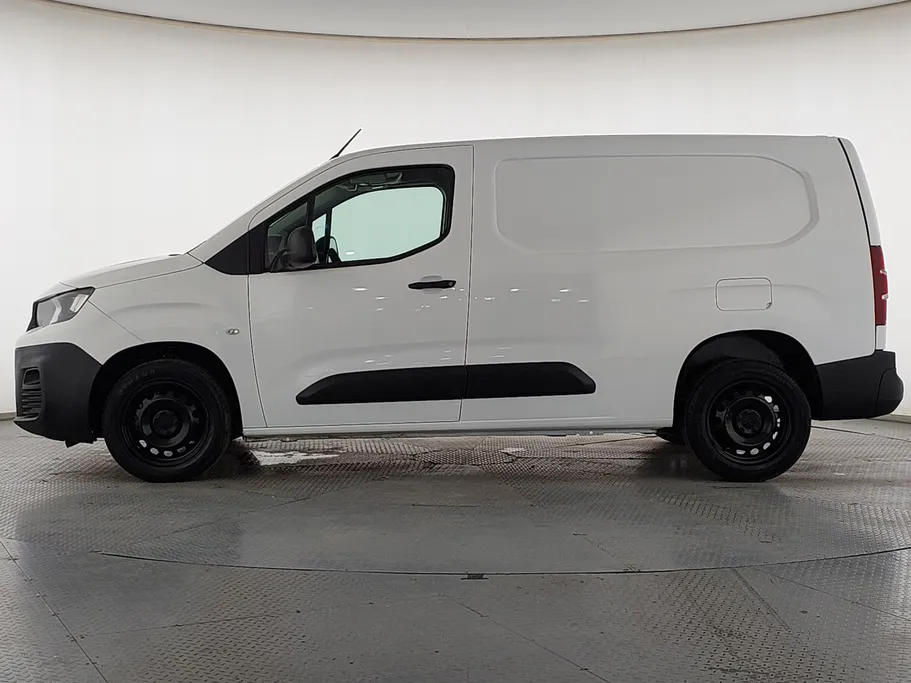 2022 Peugeot Partner Long van 