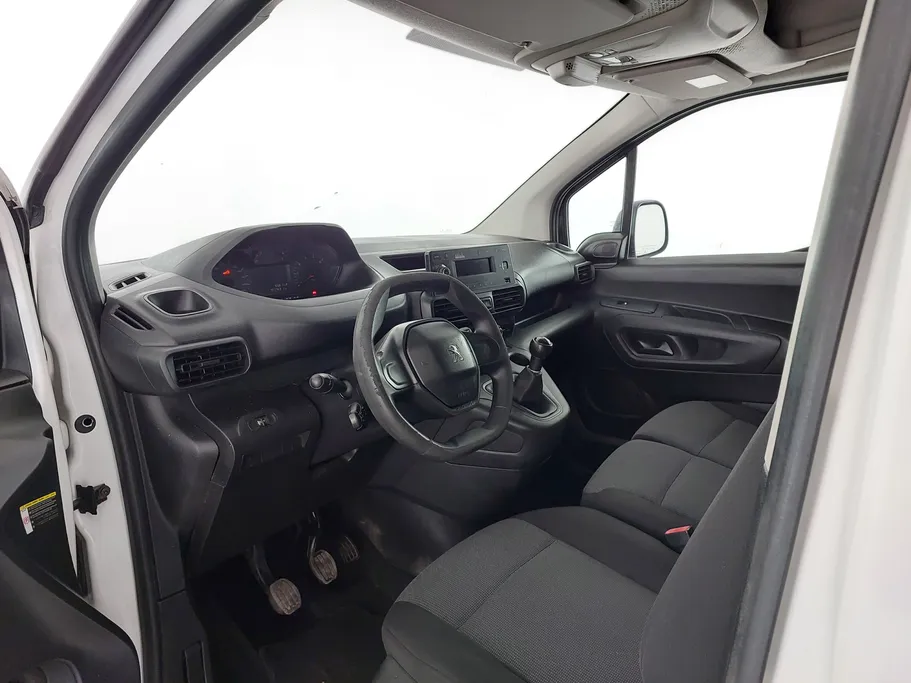 2022 Peugeot Partner Long van 