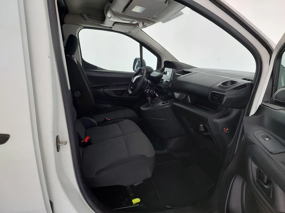 2022 Peugeot Partner Long van 