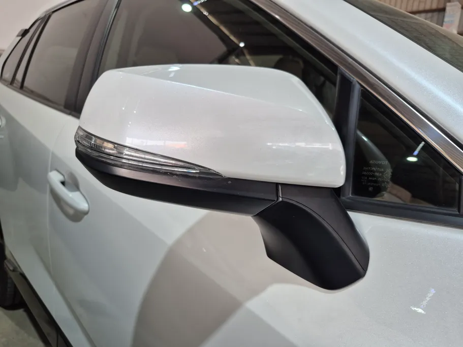 2025 Toyota RAV4 XLE HEV 