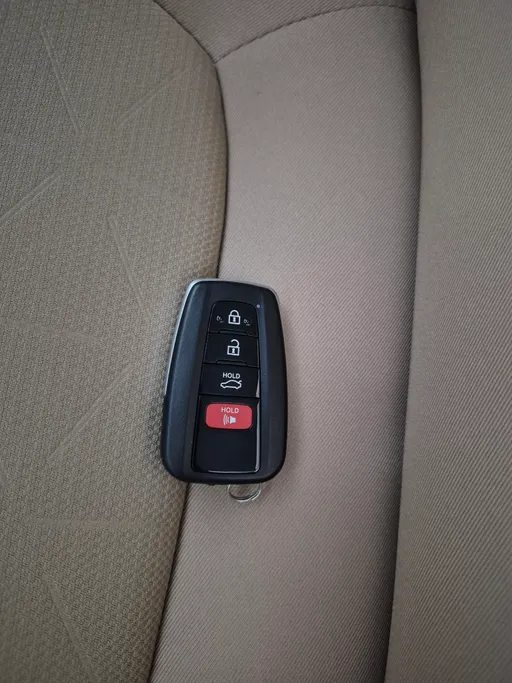 2025 Toyota RAV4 XLE HEV 
