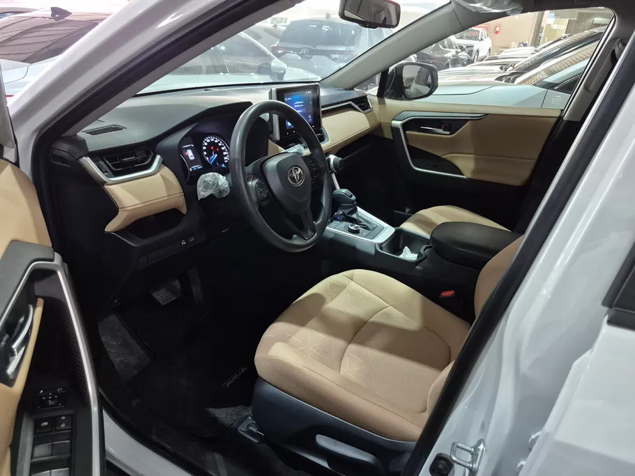 2025 Toyota RAV4 XLE HEV 