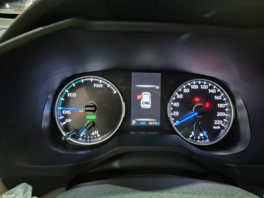 2025 Toyota RAV4 XLE HEV 