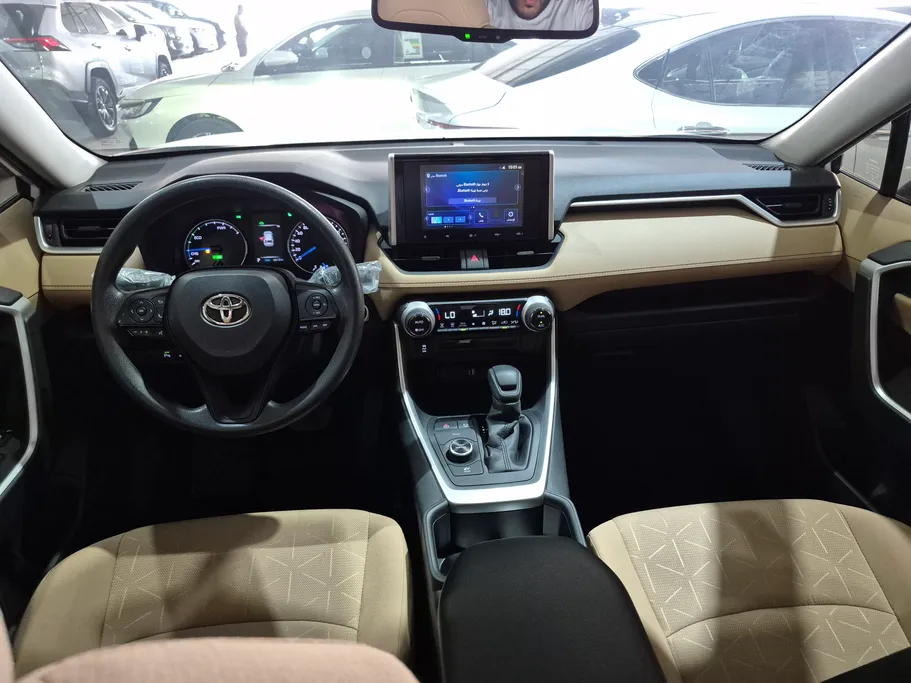 2025 Toyota RAV4 XLE HEV 